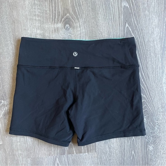 Lululemon Boogie Shorts - Picture 4 of 5